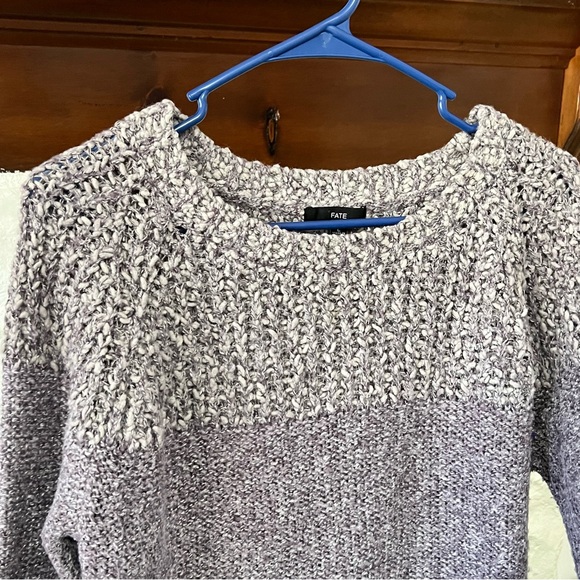 Fate Lavender Crew Neck Sweater Size Large - Picture 2 of 9